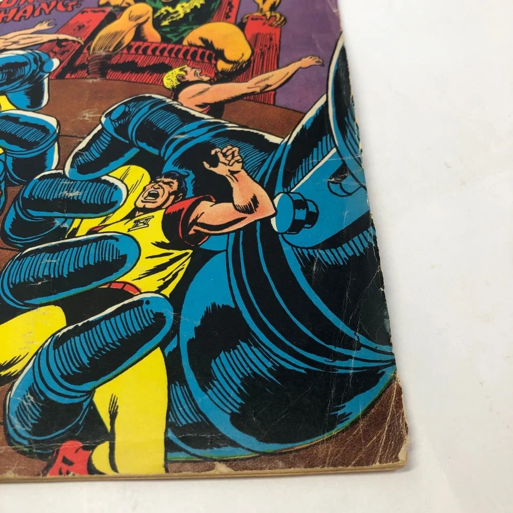Challengers of the Unknown #61 DC Comics 1968 The‎ Robot Hounds of Chang